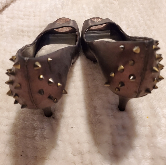 Shoes - Picture 2 of 4